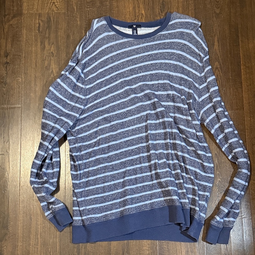 GAP Men's Navy and White Striped Crewneck Sweater